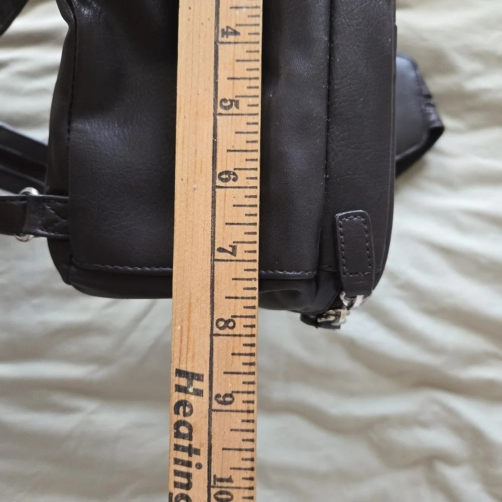 Brown Single Strap to Backpack Convertable with 3 Pockets - Picture 6 of 8